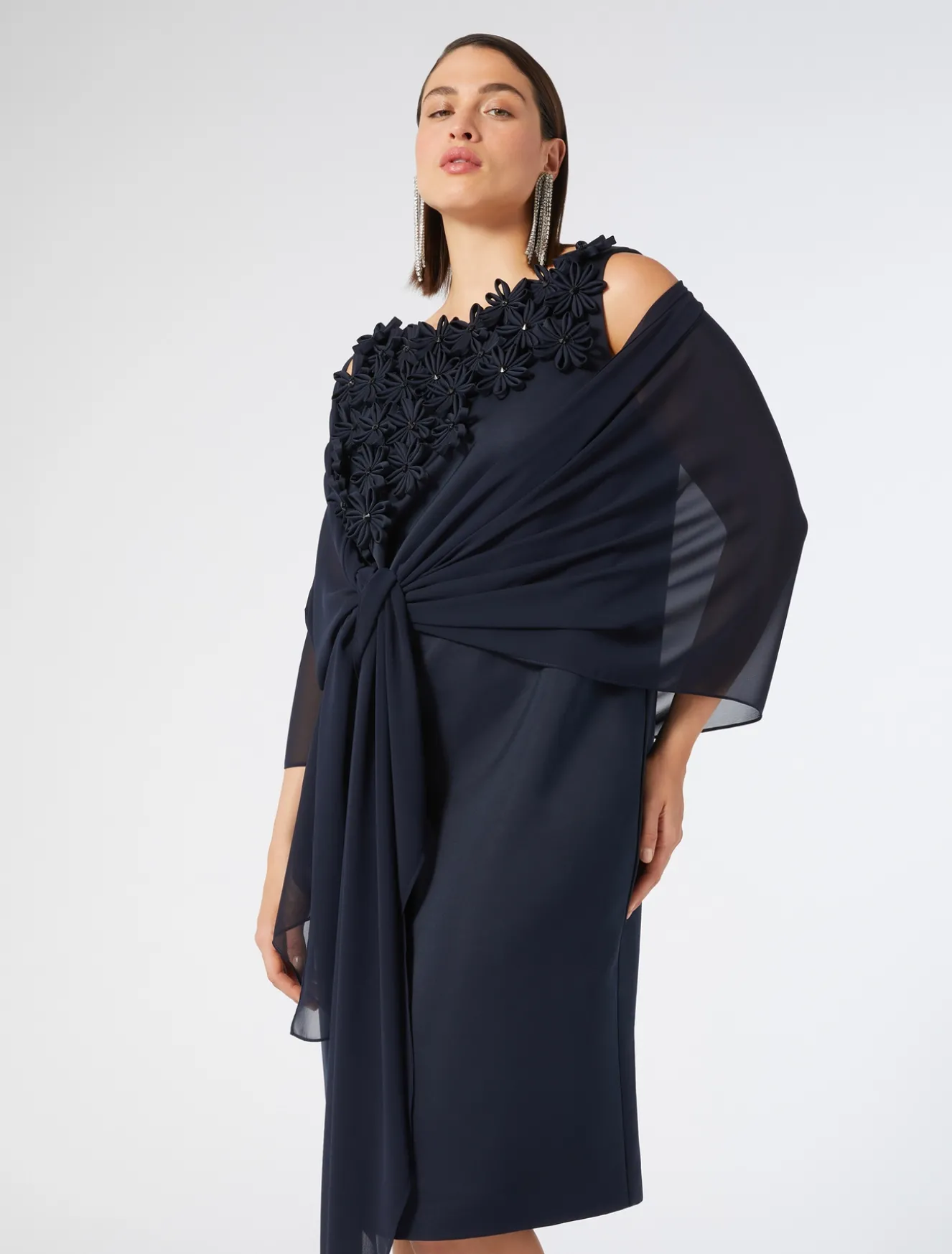 Abito in duchesse con ricami