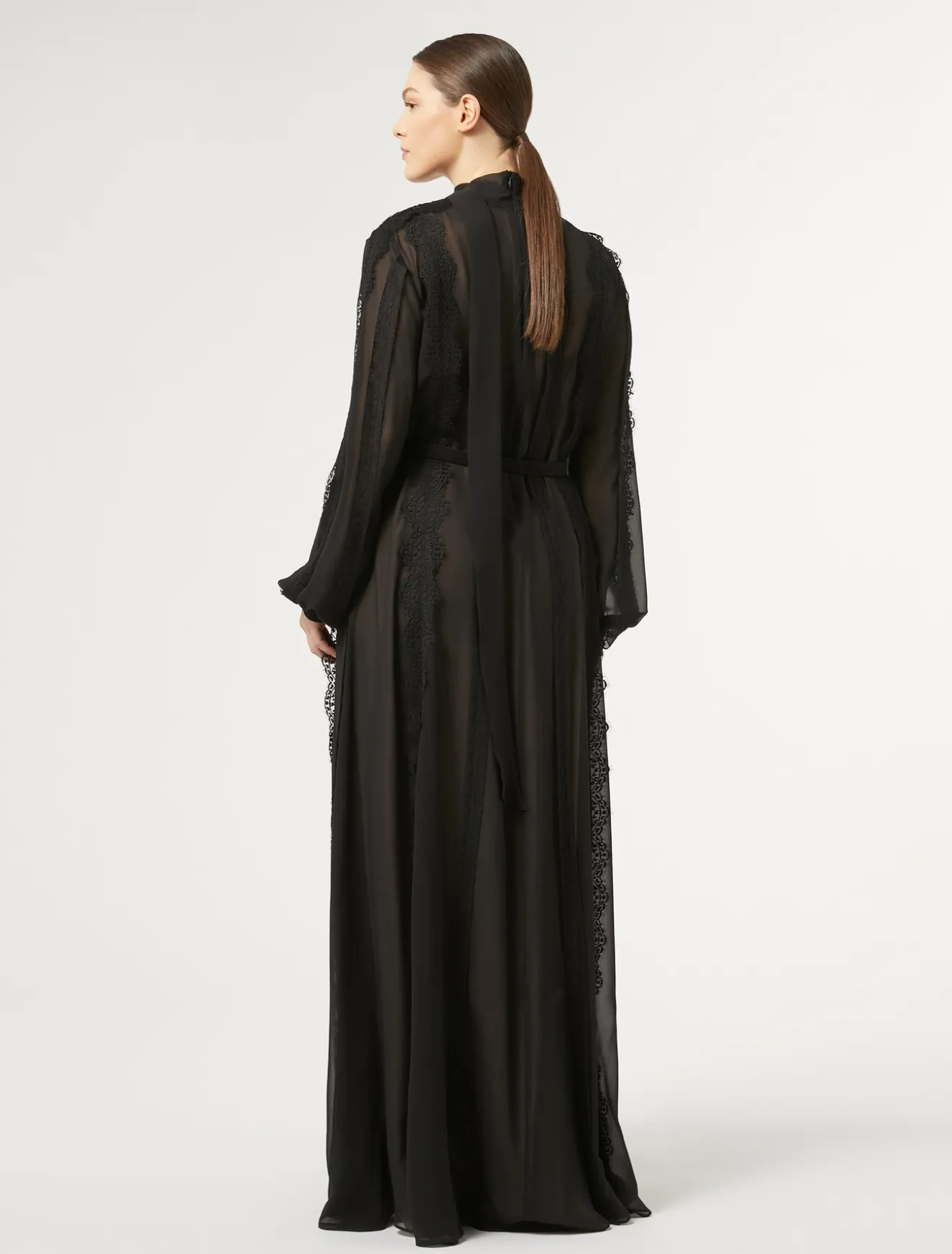 Abito in georgette di seta e pizzo