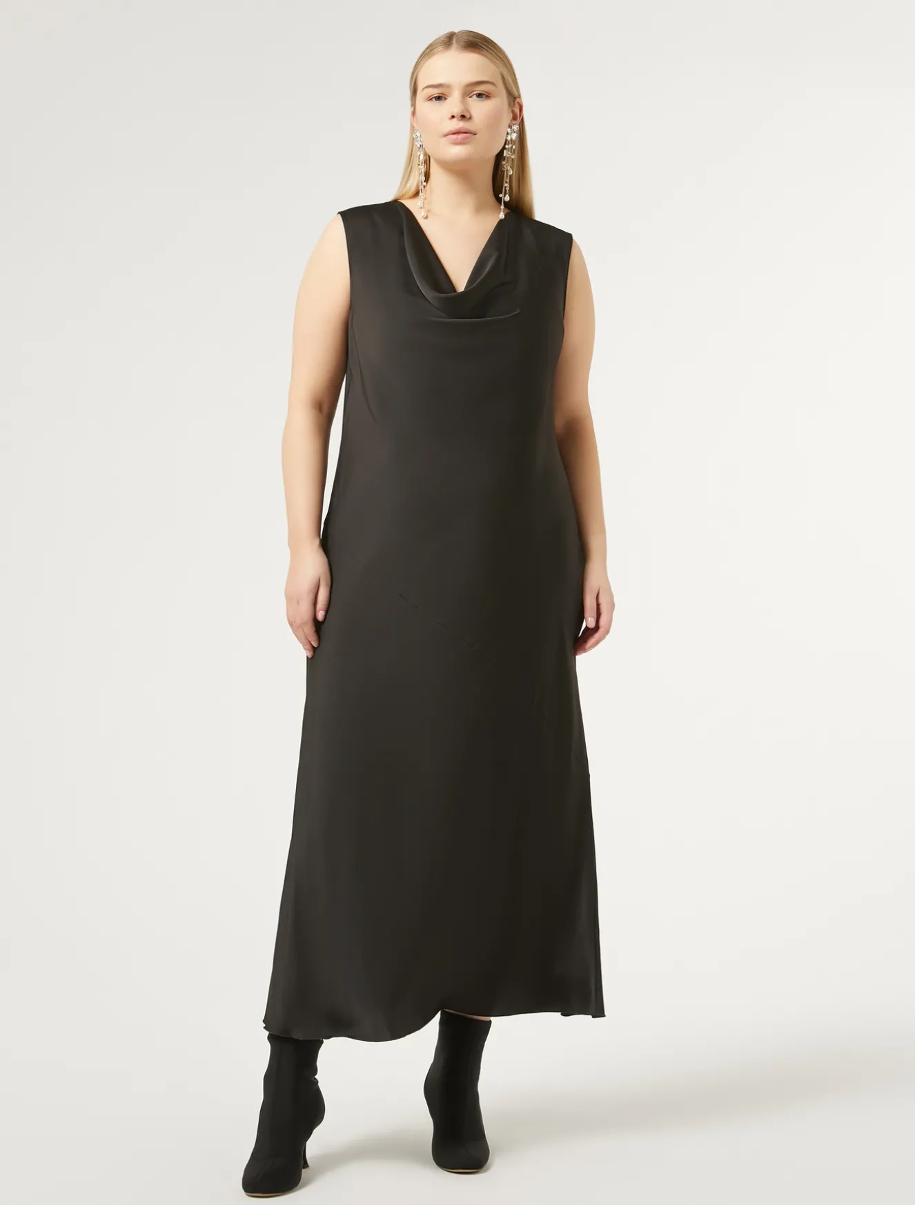 Abito in tessuto tecnico