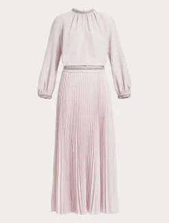 Abito lungo in crêpe con ricami