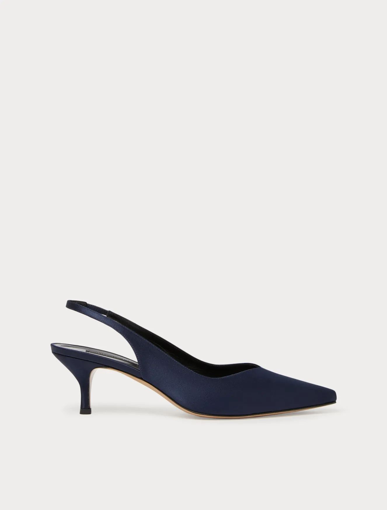 Décolleté sling back in raso