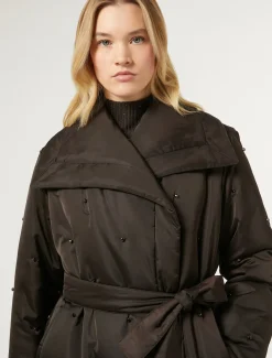 Imbottito in raso ricamato