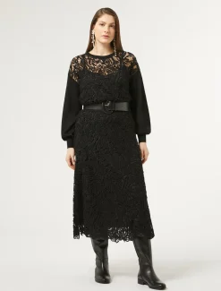 Maglia con ricamo macramè