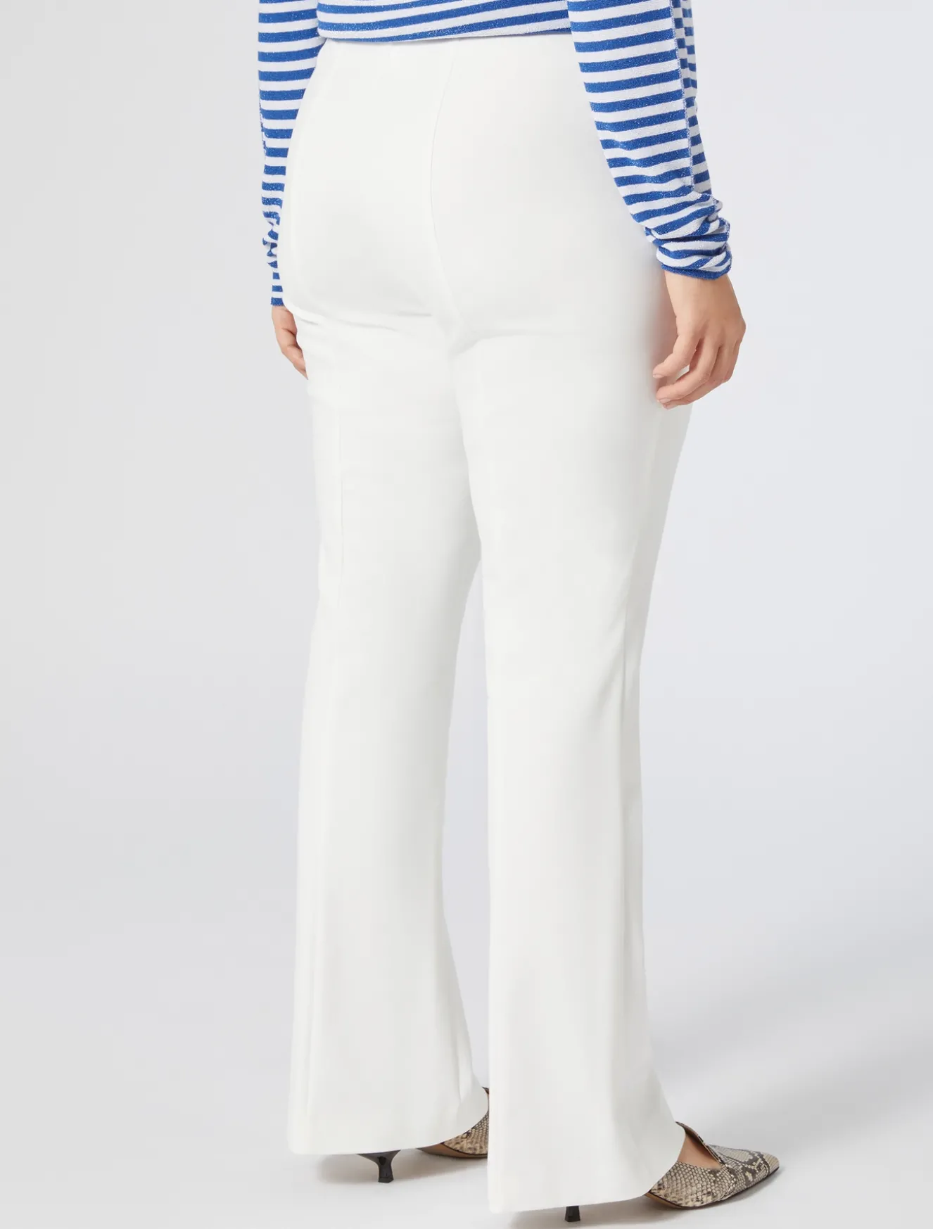 Pantaloni flare in cotone stretch