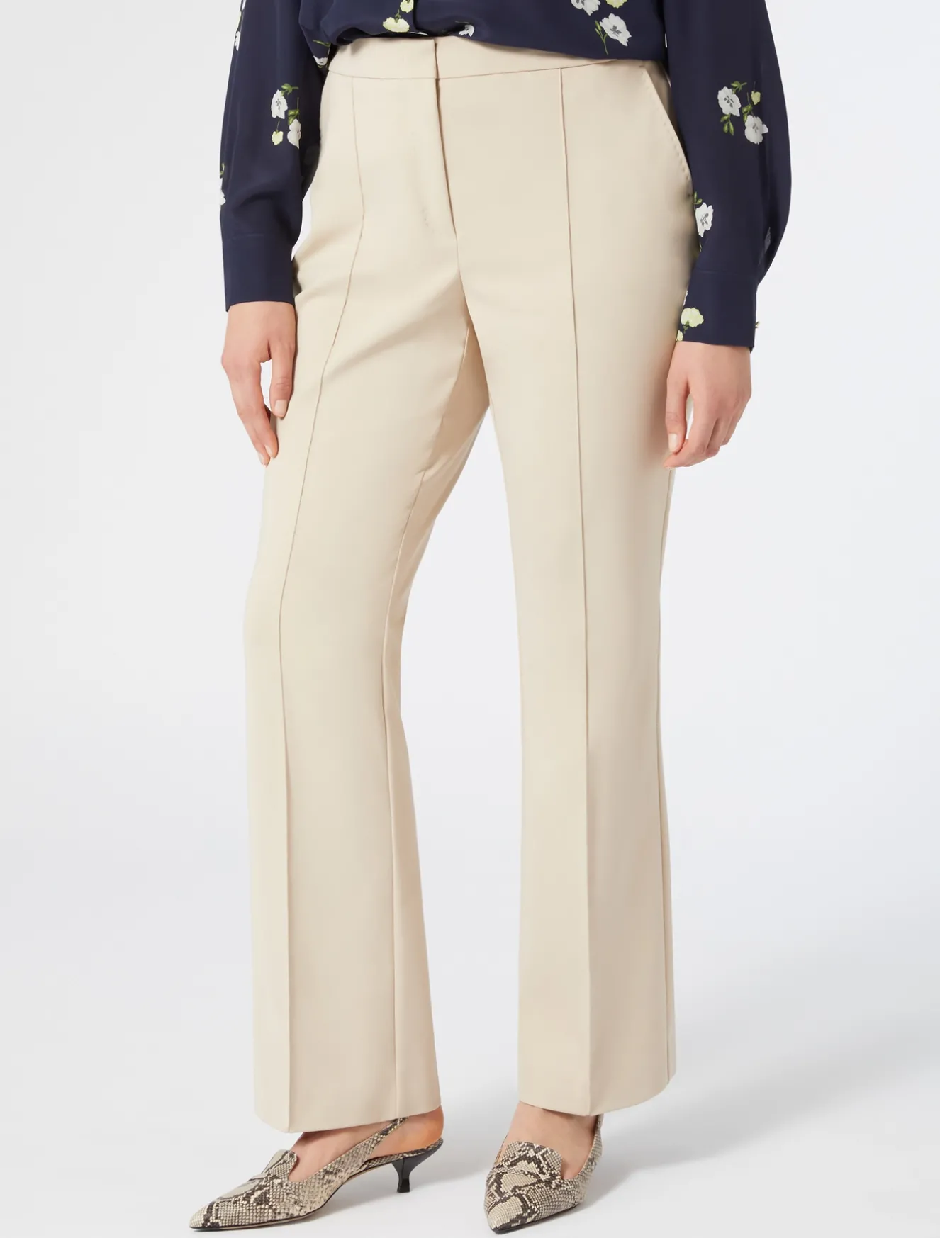 Pantaloni flare in cotone stretch