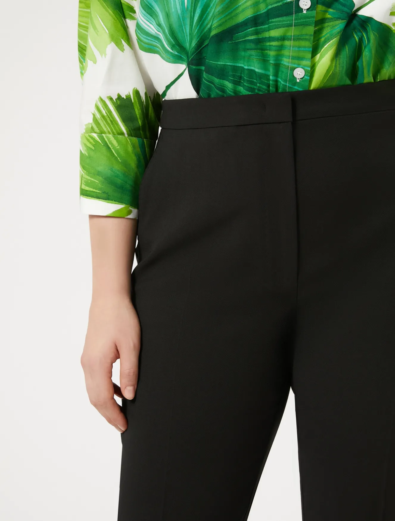 Pantaloni in crêpe satin di lana