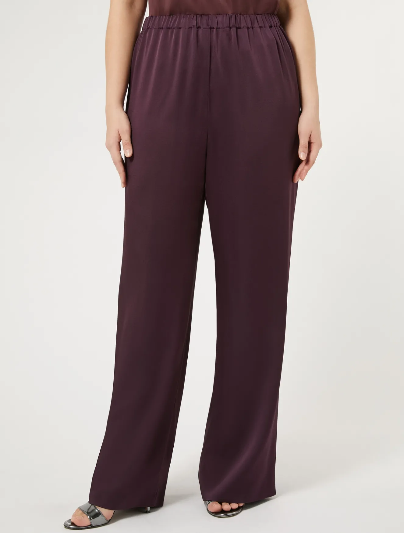 Pantaloni in envers satin lucido