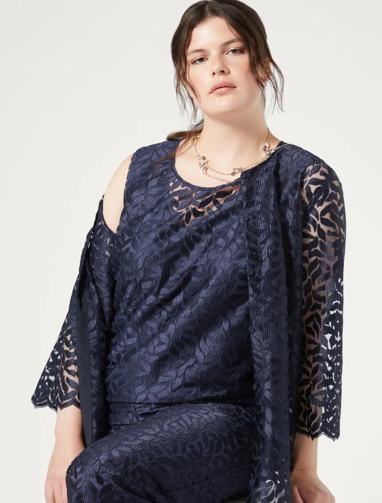 Top in tulle ricamato